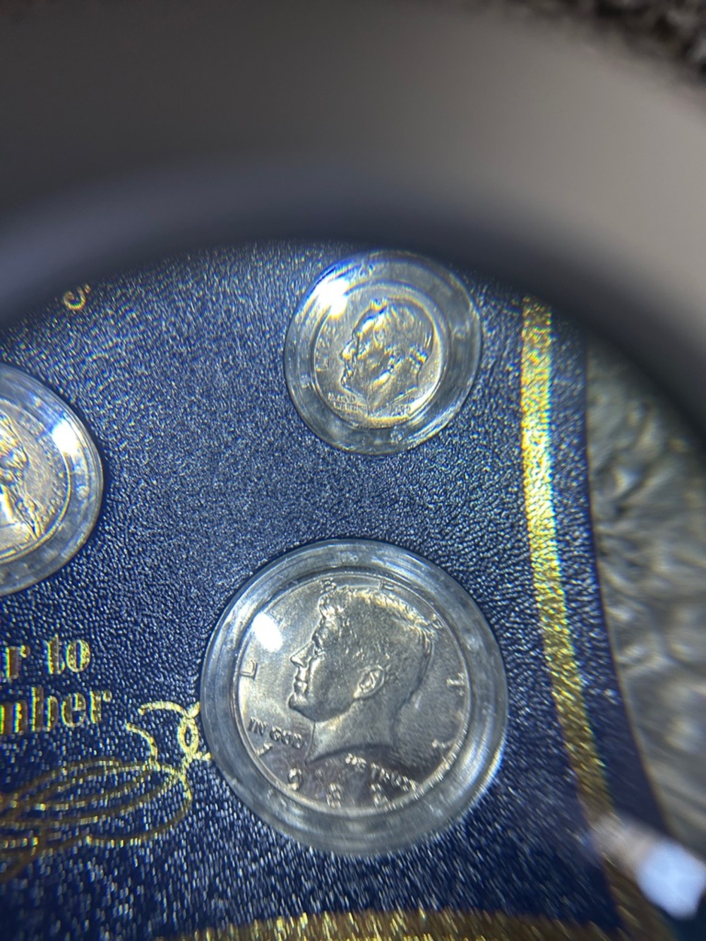 1982 Commemorative U.S. Coin Set - Blue Display Case - Picture 8 of 9